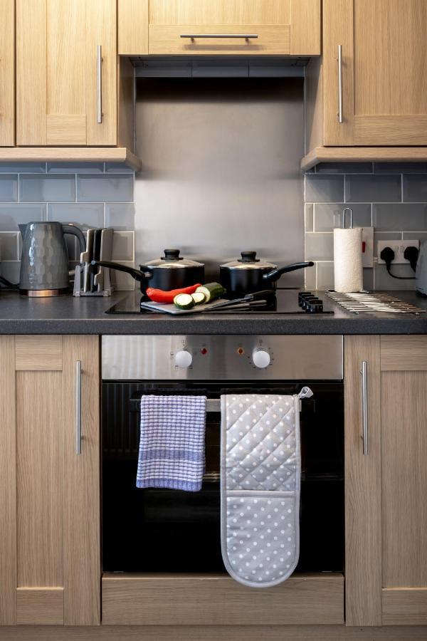 Yew Tree House Contractor / Family Home Free Netflix Fast Wifi Near Dudley/Birmingham Cradley Heath Exterior photo